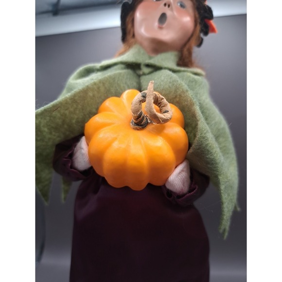 BYERS' CHOICE LTD.2011 WITCH WITH PUMPKIN Satin Dress Black Hat Artist Signed - Picture 6 of 15